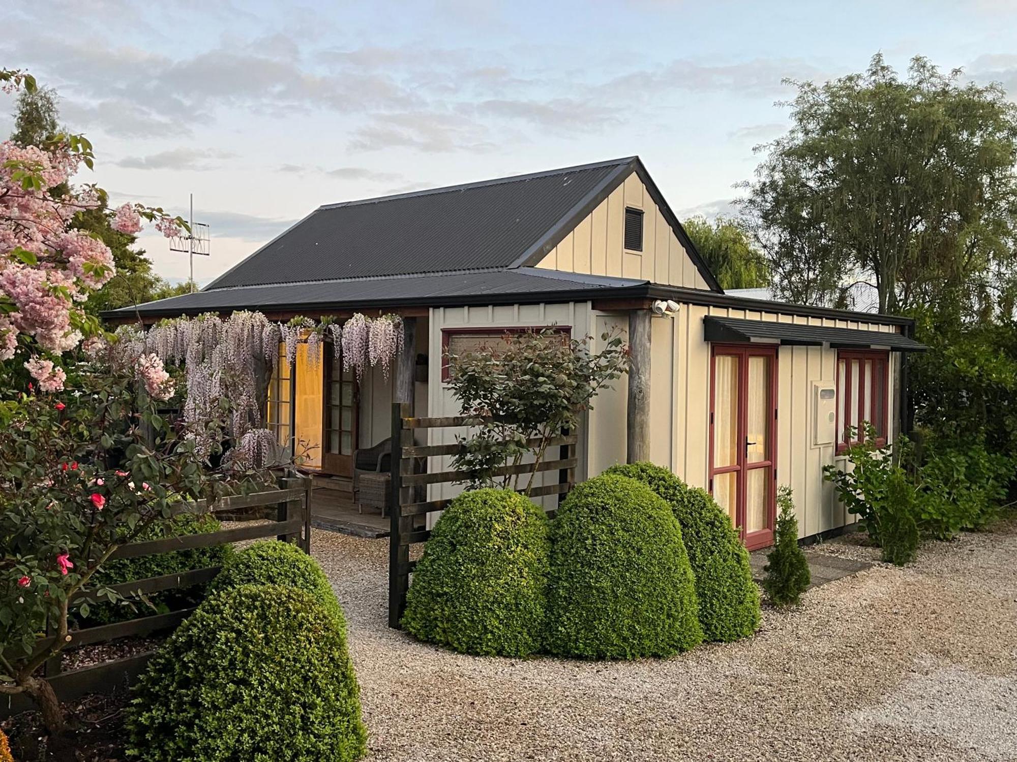 Tasman Village Cottage Экстерьер фото